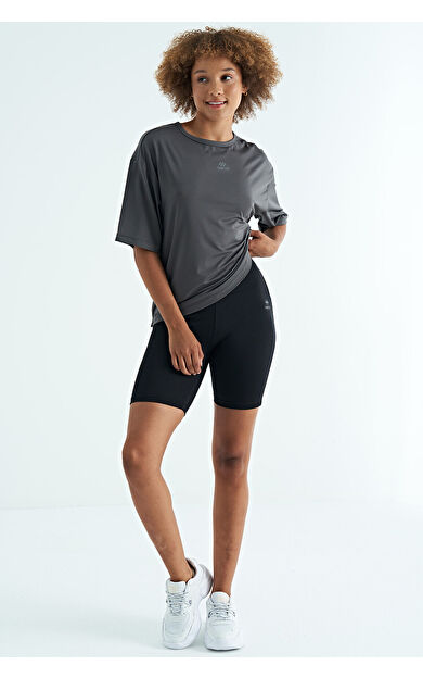 Koyu Gri O Yaka Baskı Detaylı Oversize Kısa Kol Kadın T-Shirt - 97263