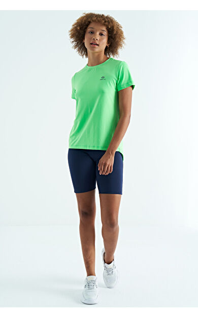 Neon Yeşil Sırt Yırtmaç Detaylı O Yaka Kısa Kollu Standart Kalıp Kadın T-Shirt - 97267