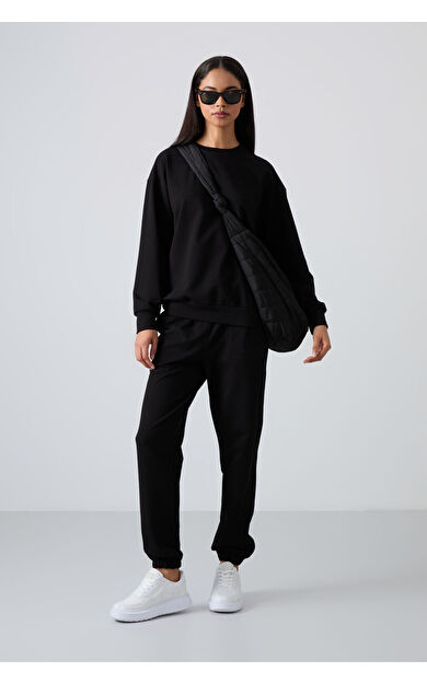 Siyah Basic Pamuklu O Yaka Oversize Lastik Paça Kadın Eşofman Takım - 95287
